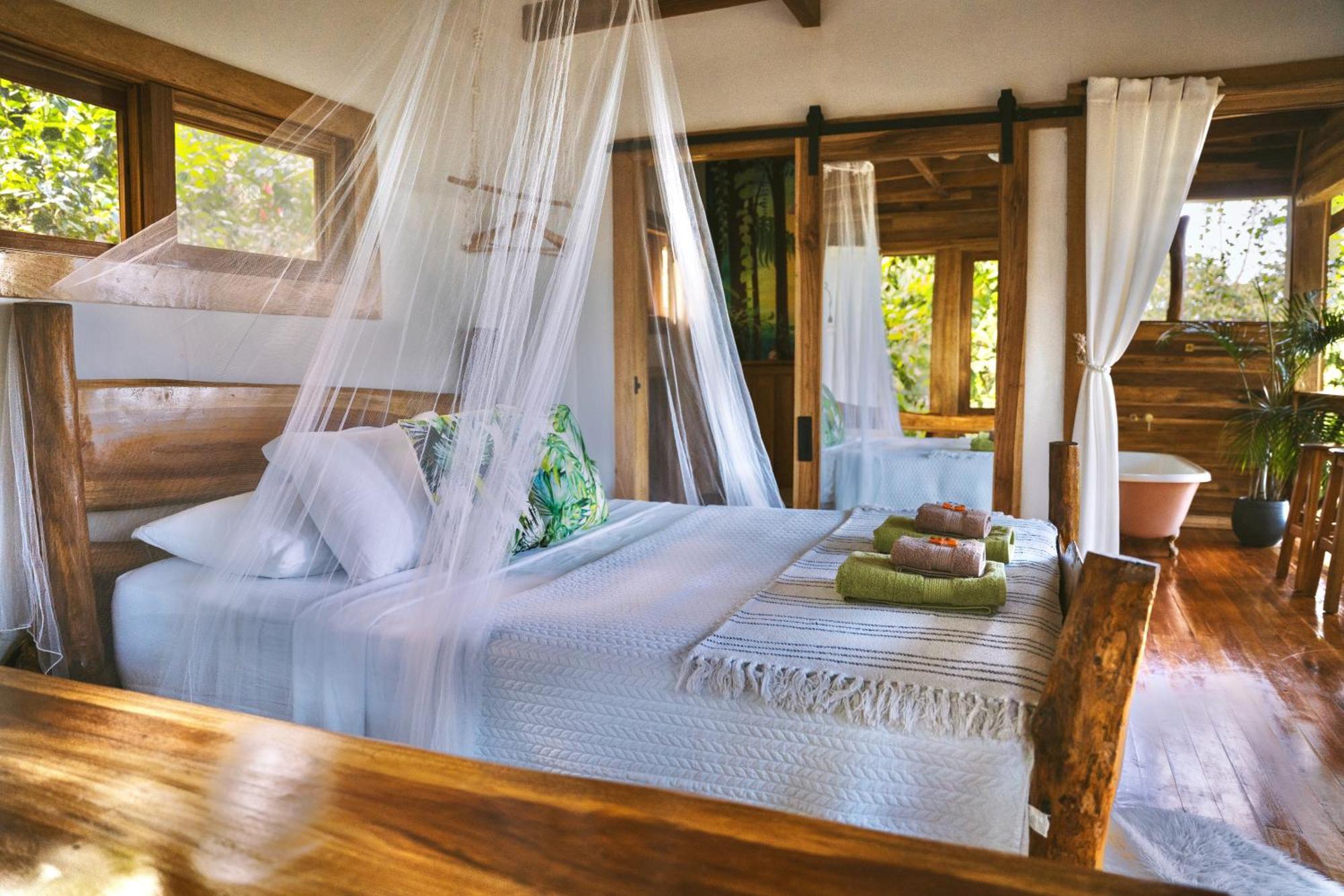 Jungle Spirit Treehouse Villa Cahuita Exteriör bild